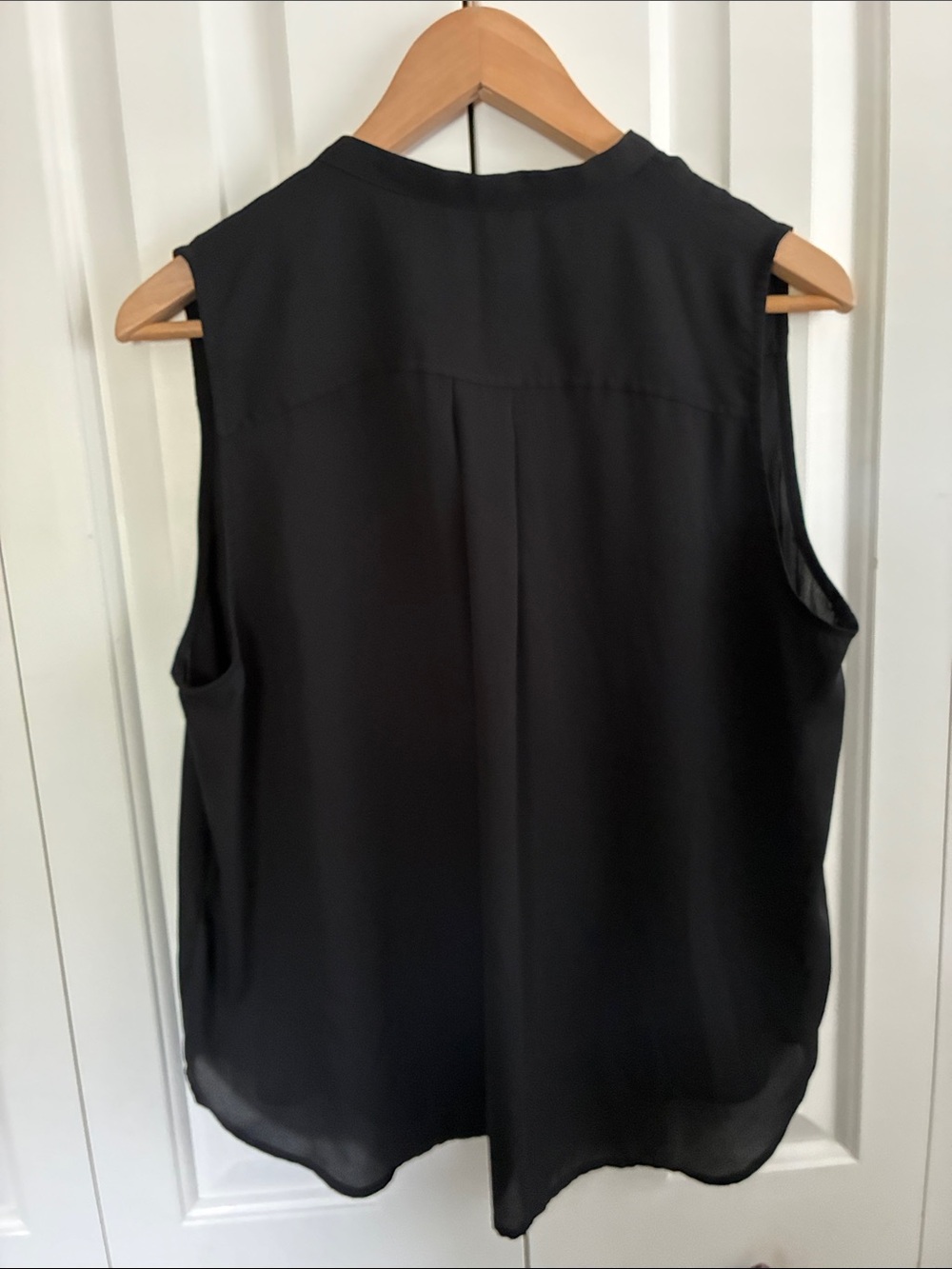 Ann Taylor Black Sleeveless Pocket Chiffon Camisole - Picture 2 of 3